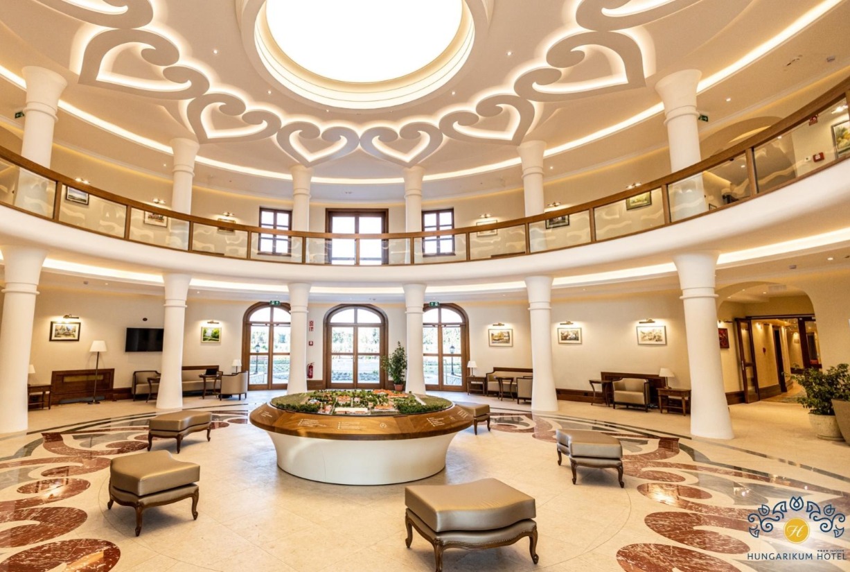luxus szálloda design Kovácsolt vas korlát Lakitelek Hungarikum Hotel